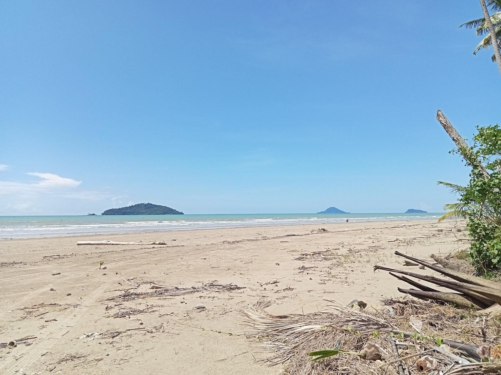 Sandee Sampadi Beach Photo