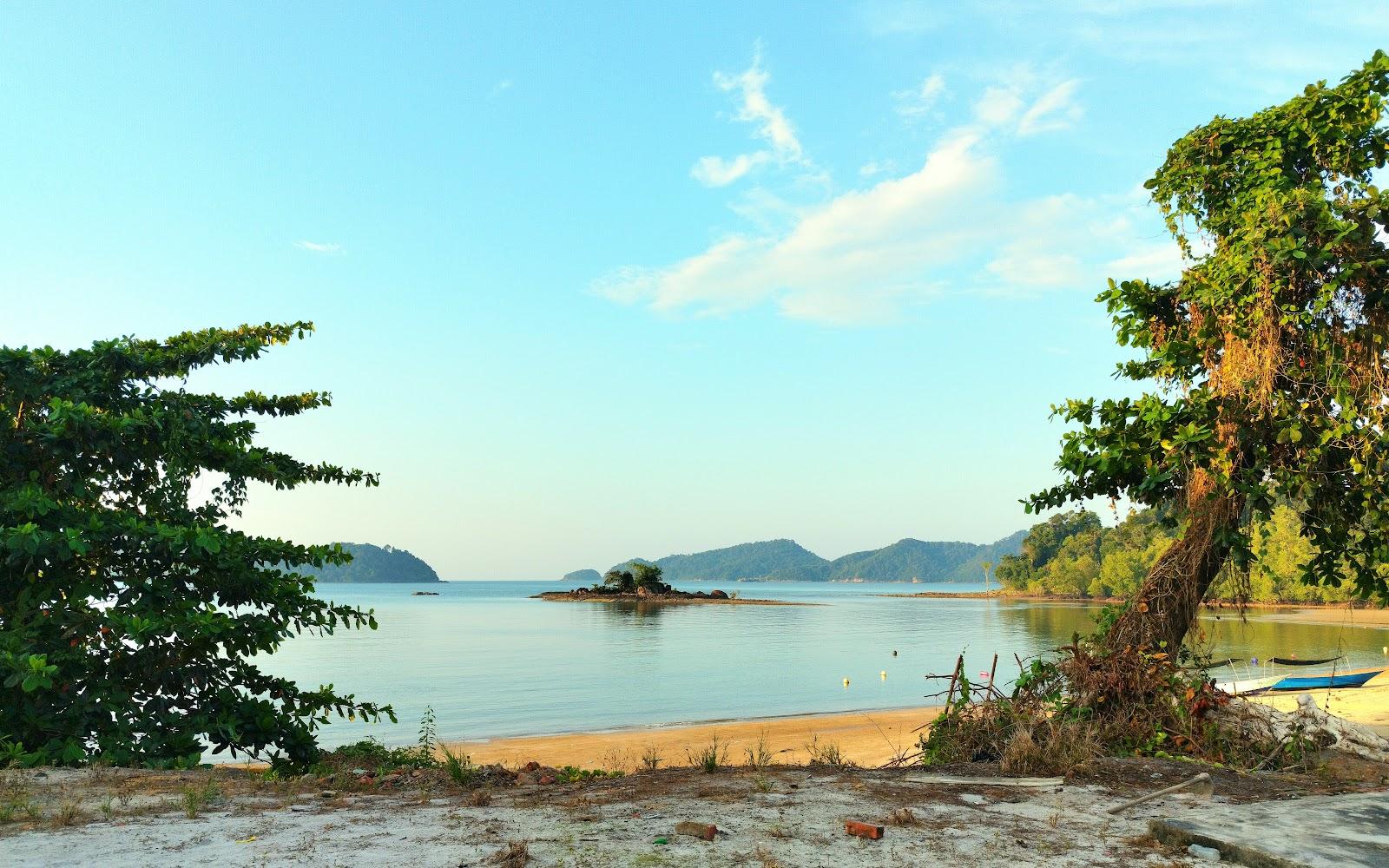 Sandee Penyabong Beach Photo