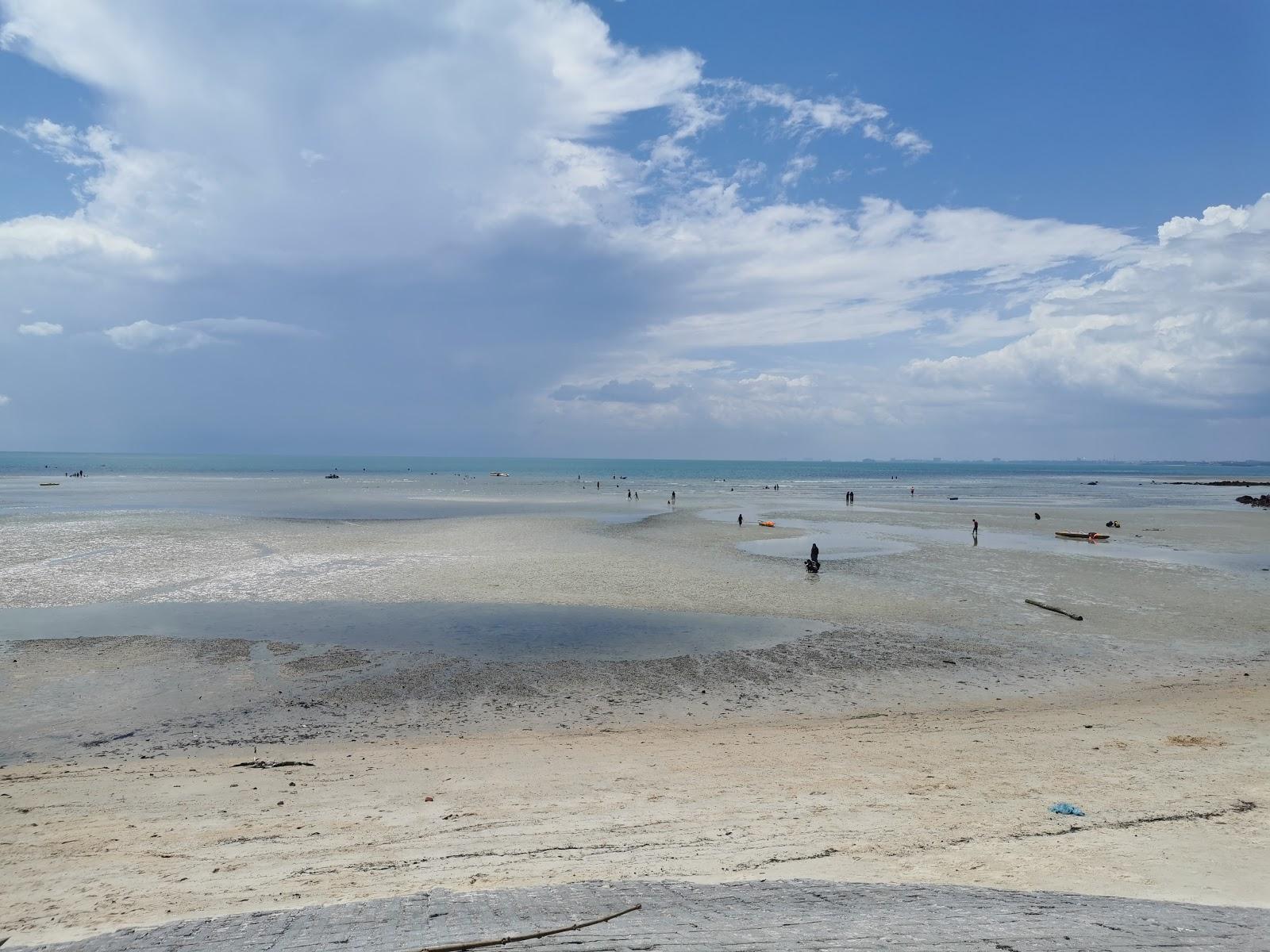 Sandee Pantai Lagun Biru Photo