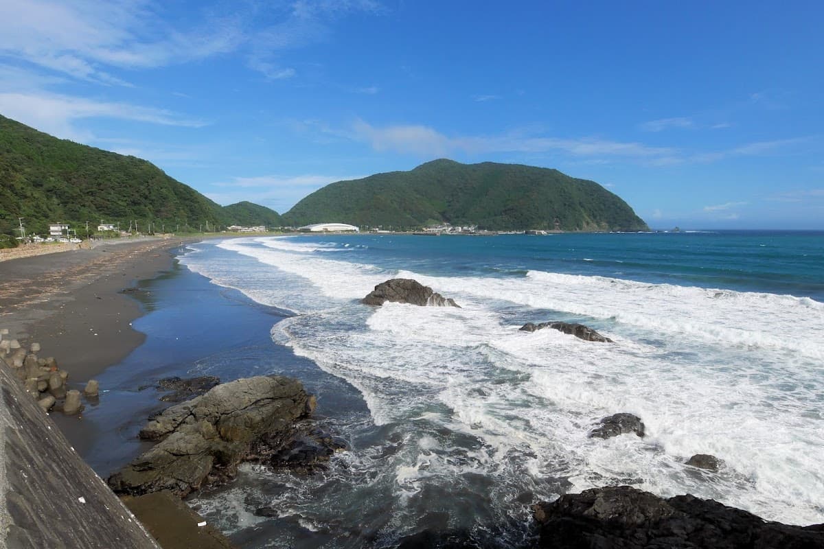 Sandee Motosarutakayama Beach Photo