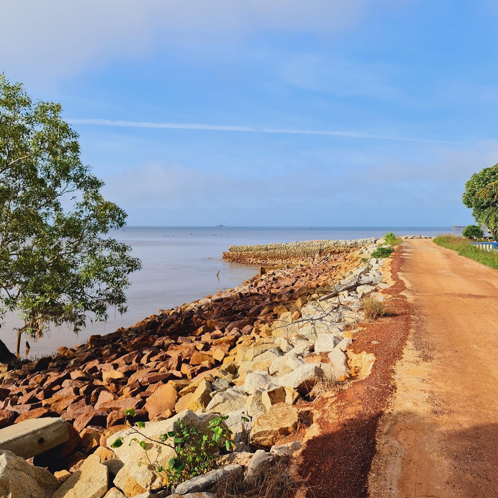 Sandee Pantai Parit Hailam