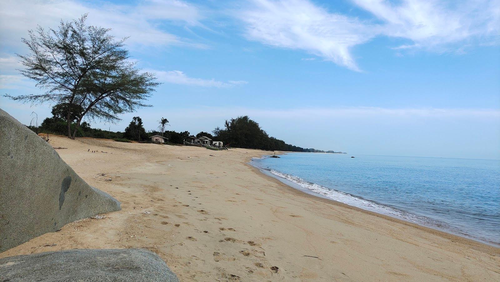 Sandee Pantai Bari