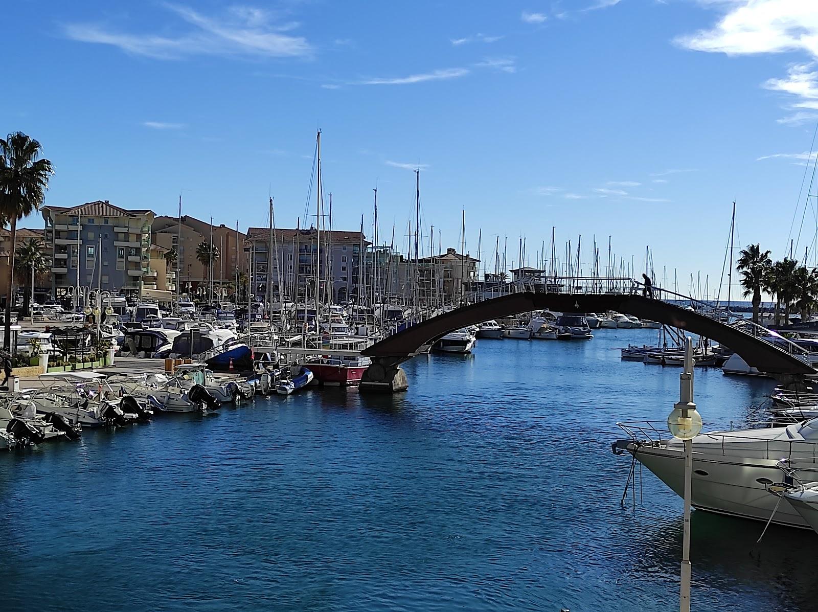 Sandee Plage De Port Frejus Photo