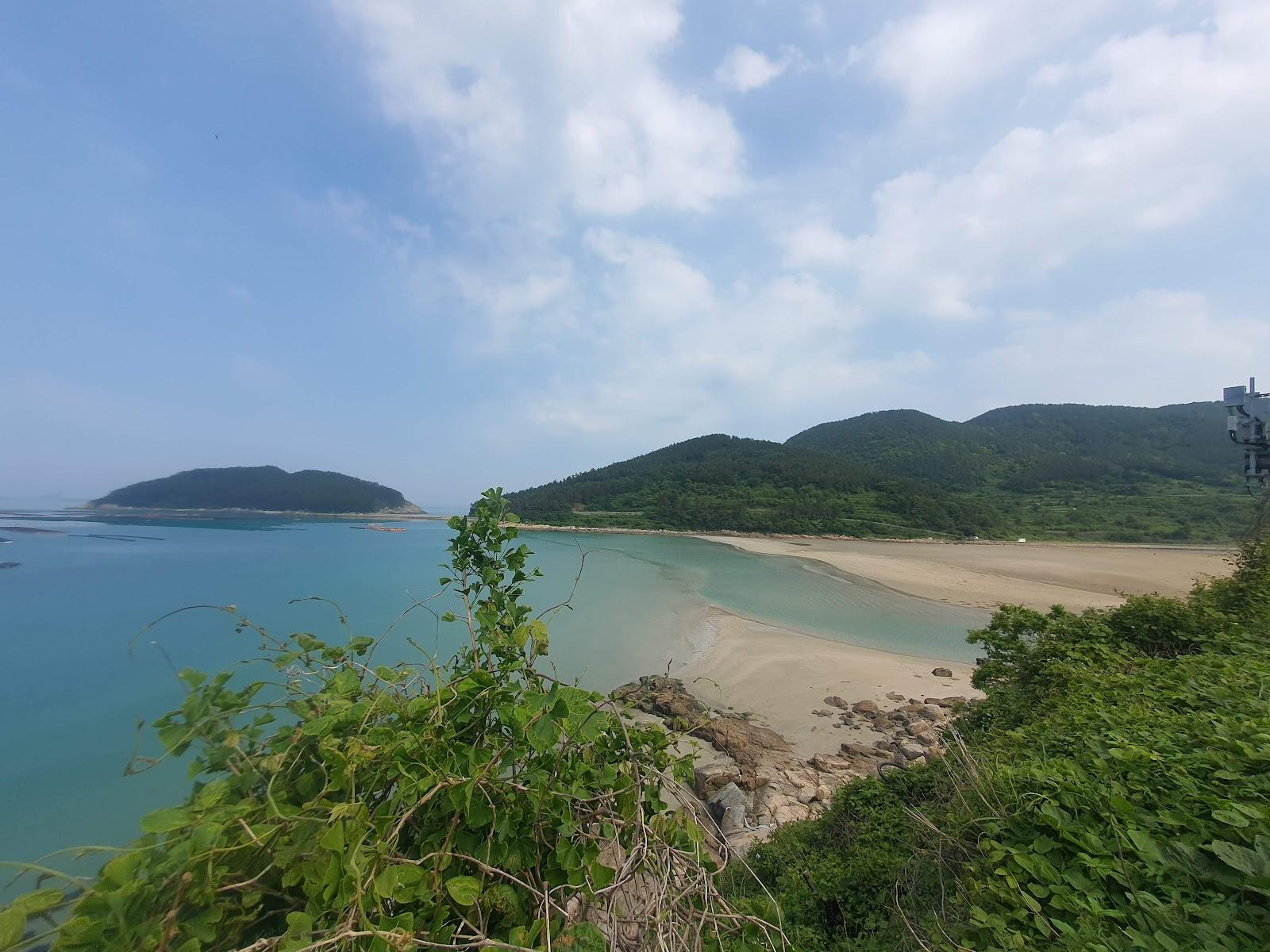 Sandee Sinheungni Beach Photo