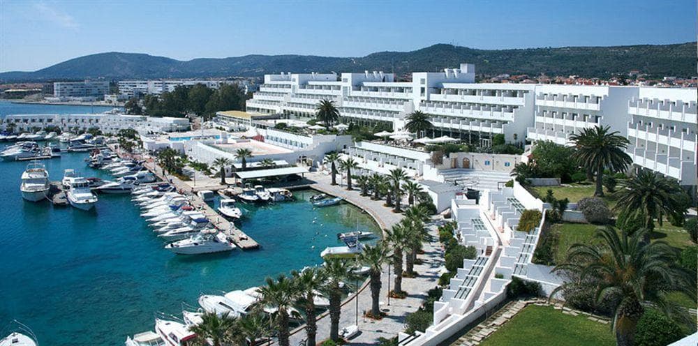 Sandee - Altin Yunus Cesme Resort Ve Thermal Hotel Beach