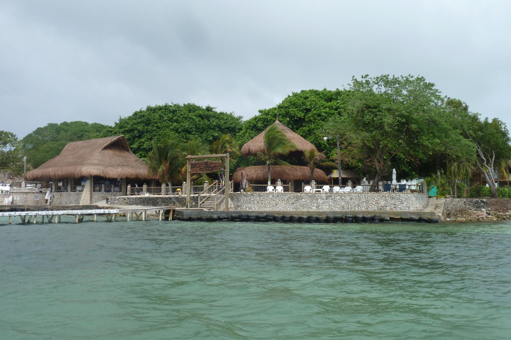 Sandee - Isla Del Encanto