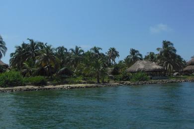 Sandee Isla Mucura, Punta Faro