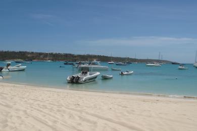 Sandee Road Bay