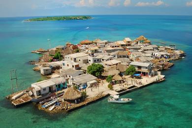 Sandee Santa Cruz Del Islote