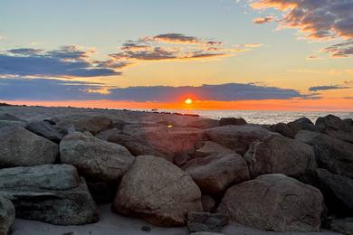 Sandee Point Of Rocks Photo