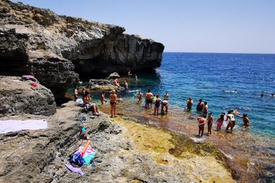 Sandee - Spiaggia E Piscina Naturale Di Marina Serra