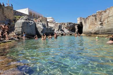 Sandee - Spiaggia E Piscina Naturale Di Marina Serra