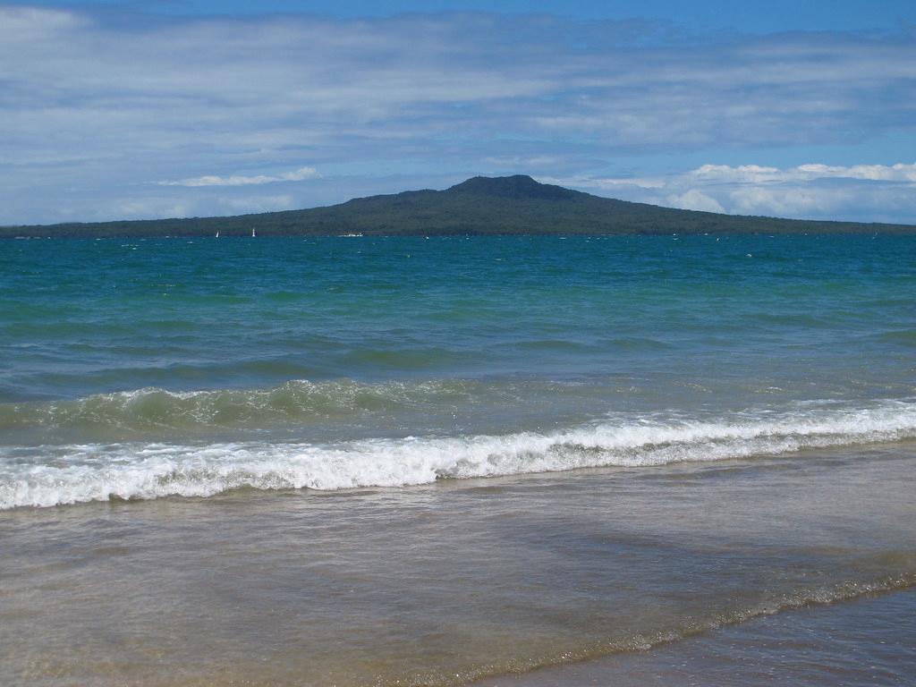 Sandee - Takapuna Beach