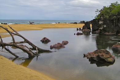 Sandee Tampolo Beach