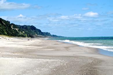 Sandee Matata Beach