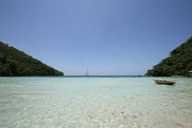 Sandee Cadras Beach