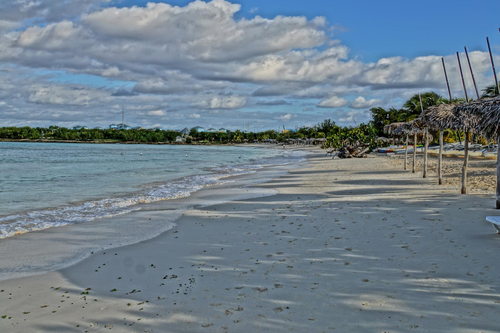 Sandee - Playa Pesquero