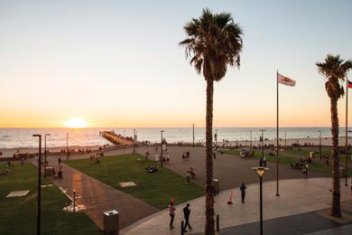 Sandee - Glenelg Beach