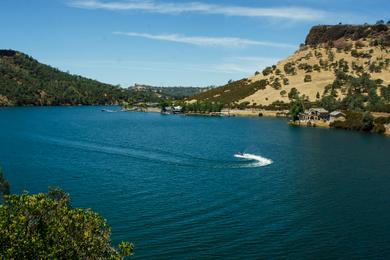 Sandee Lake Tulloch Marina