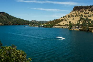 Sandee Lake Tulloch Marina Photo