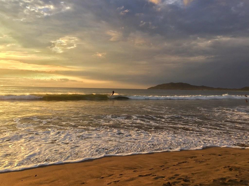 Sandee - Playa Tamarindo