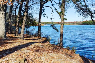 Sandee - Holiday Lake Beach