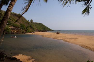Sandee Cola Beach