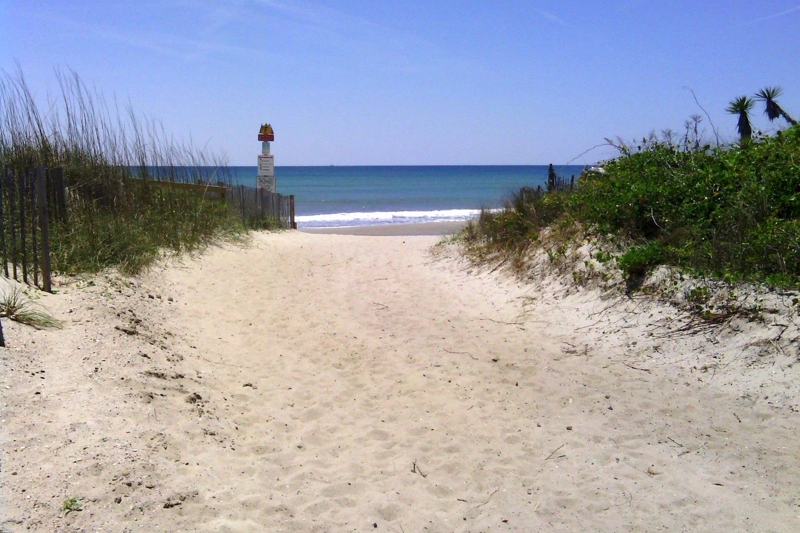 Sandee - Mile Marker 7 1/2, Oceanside