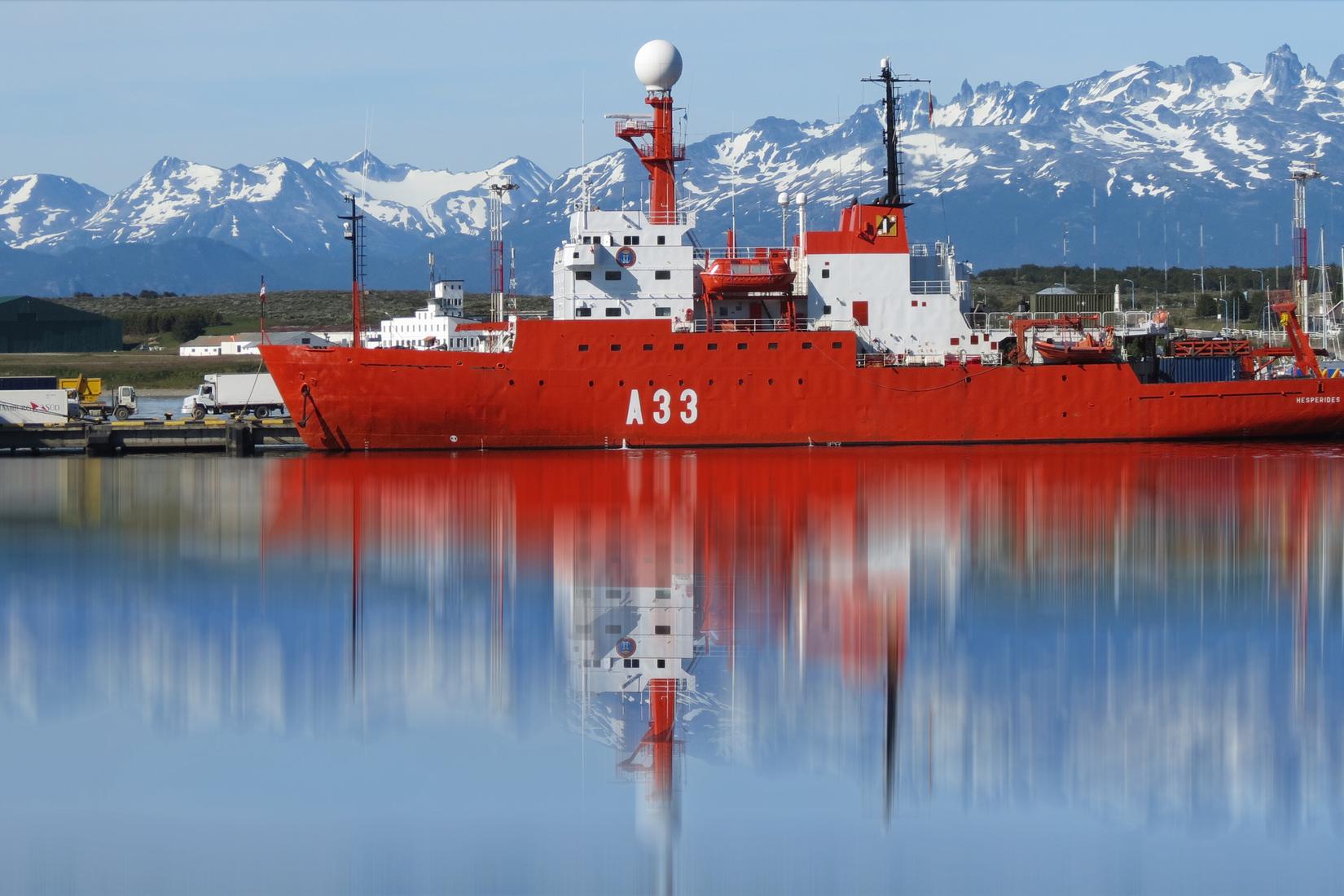 Sandee - Puerto Ushuaia