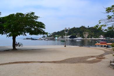 Sandee Moreninha Beach