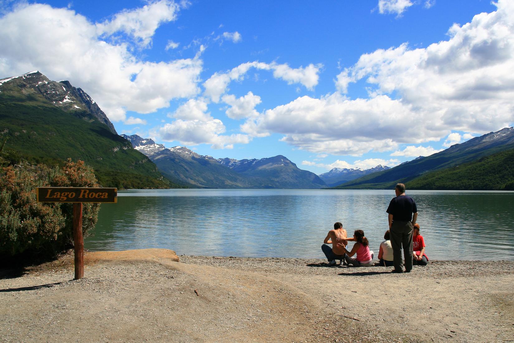 Sandee - Lago Roca