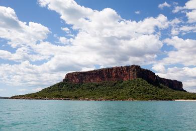 Sandee Steep Head Island