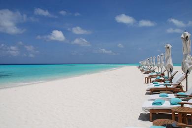 Sandee Landaa Giraavaru Island