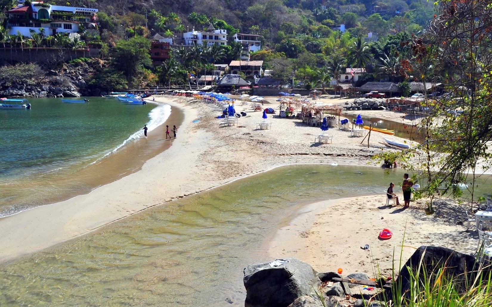 Sandee - Playa Boca De Tomatl·N