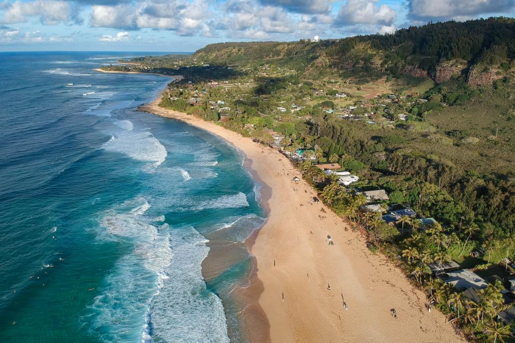 Sandee Banzai Pipeline Photo