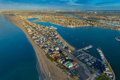 Sandee Peninsula Beach
