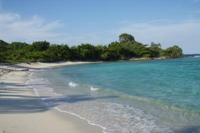 Sandee Hunting Caye