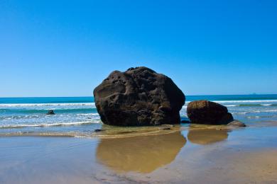 Sandee Maketu Beach