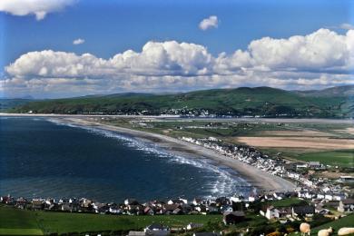 Sandee Borth Beach