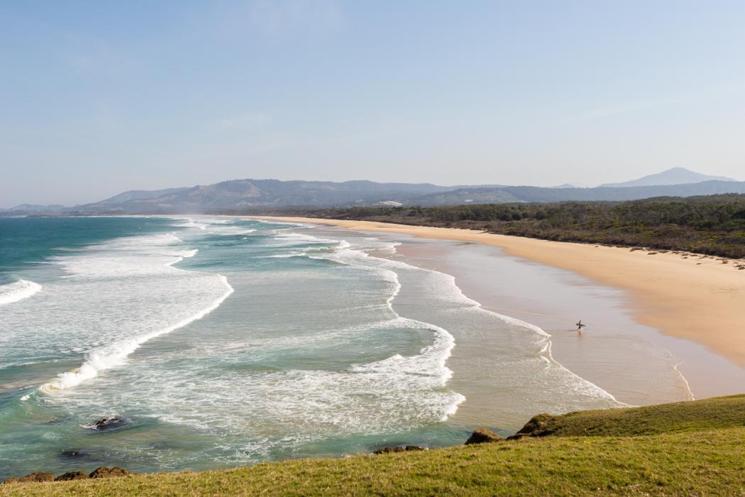 Sandee Moonee Beach Photo