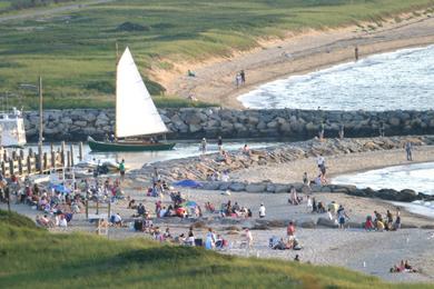 Sandee Tashmoo Beach Photo