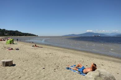 Sandee Locarno Beach