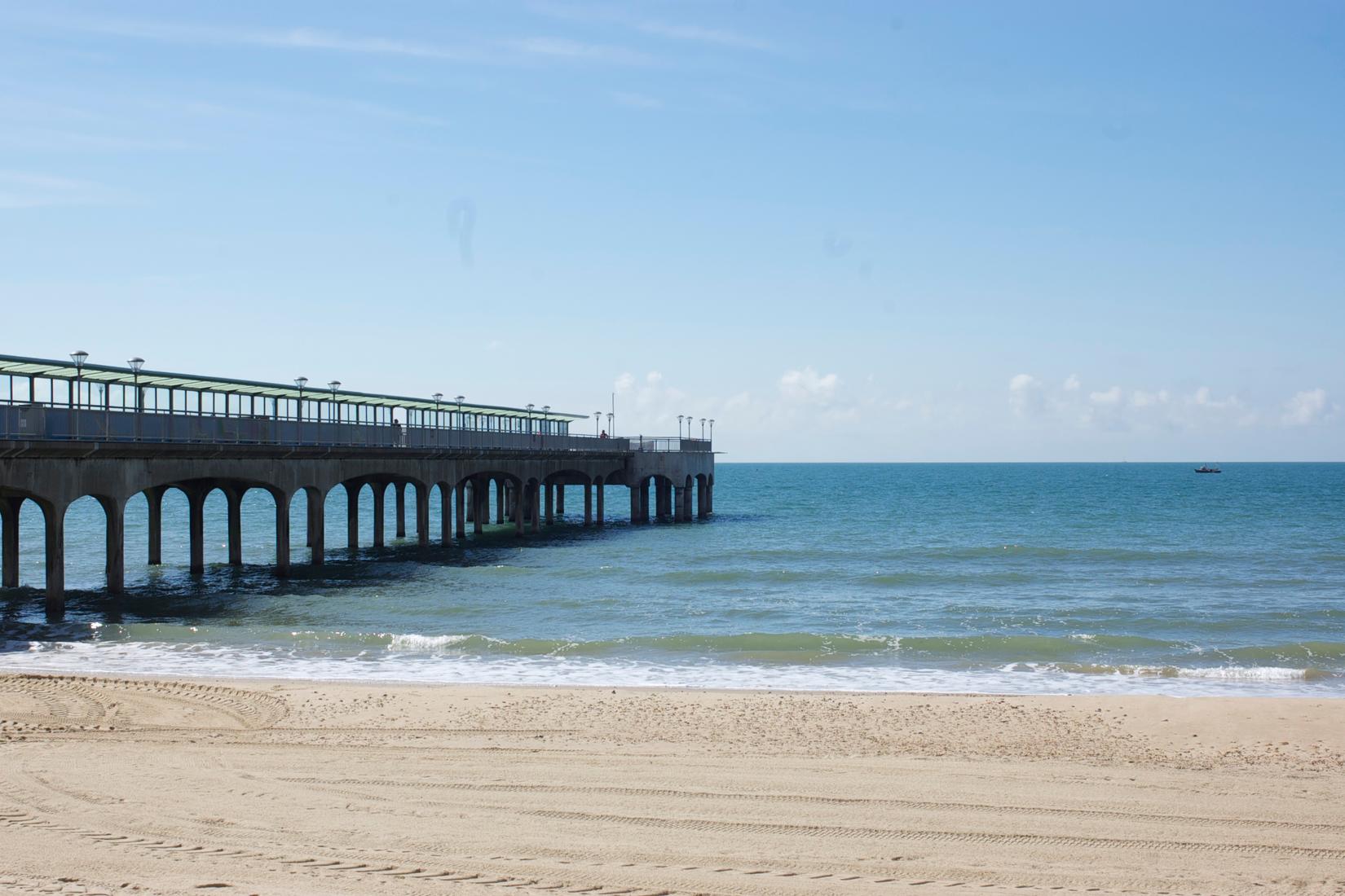 Sandee - Bournemouth Pier Beach