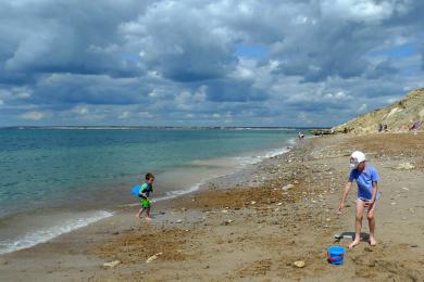 Sandee Totland Bay Beach Photo