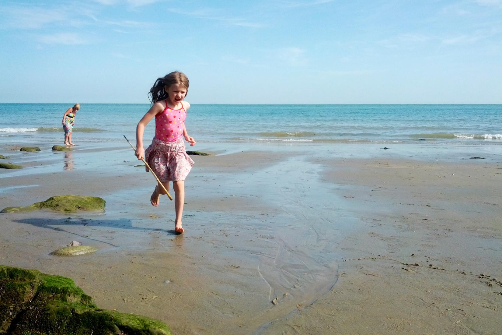 Sandee - Folkestone Beach