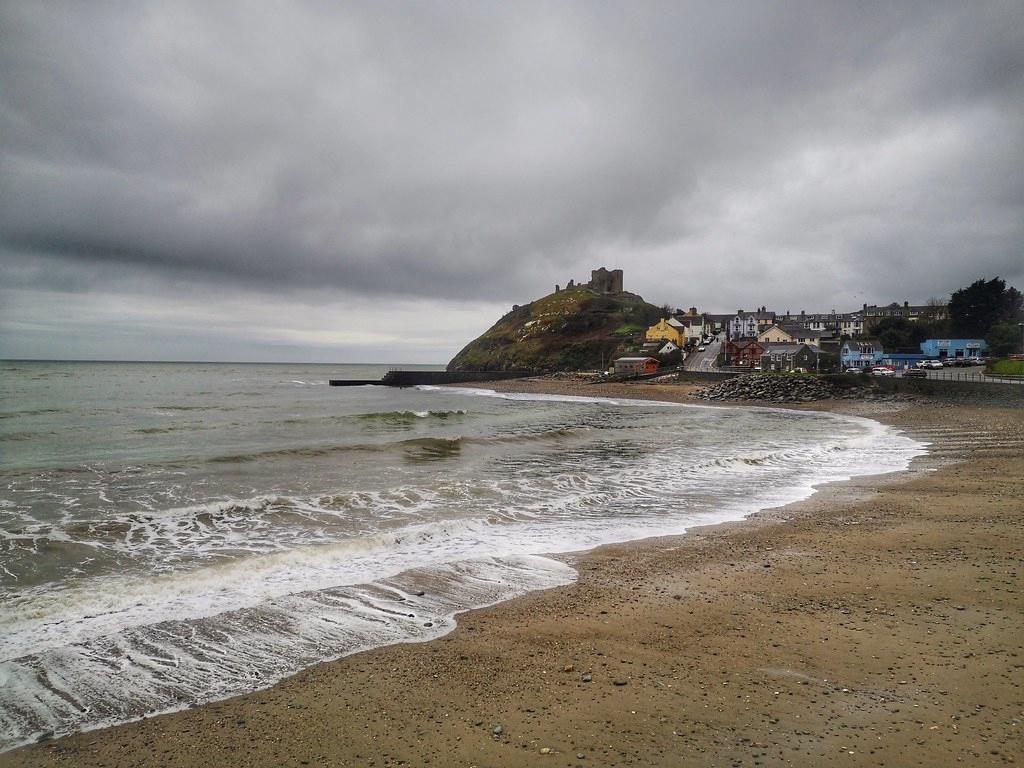 Sandee - Criccieth Castle Beach