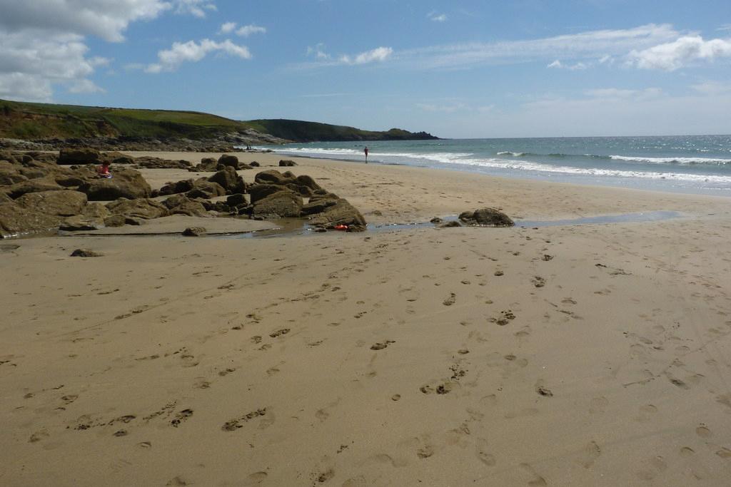 Sandee - Cadgwith Cove Beach