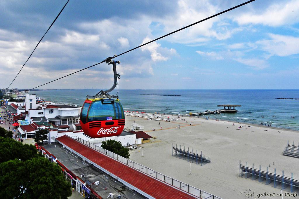 Sandee Mamaia Mid-Beach