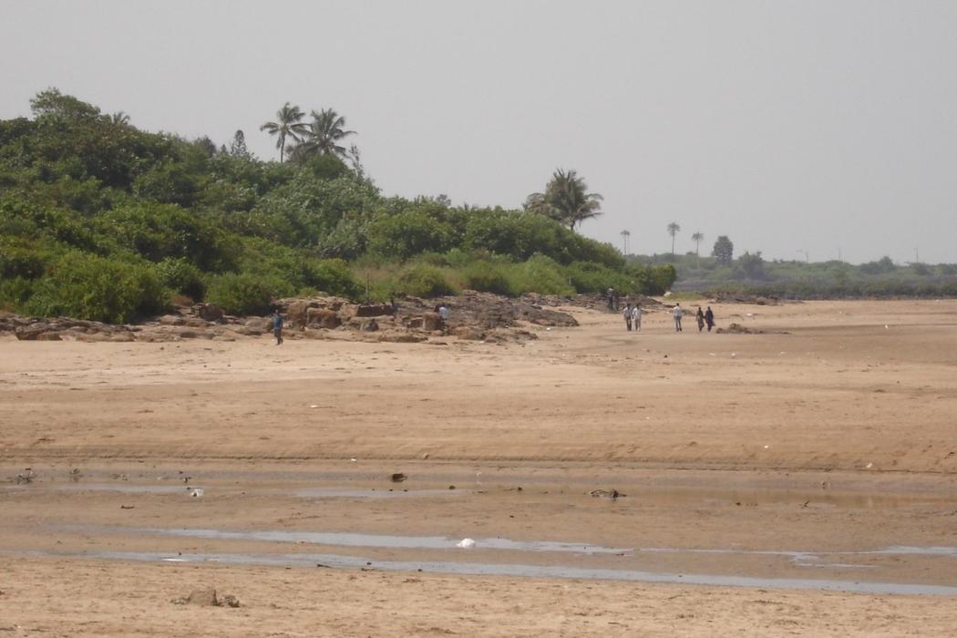 Sandee Madh Island Beach