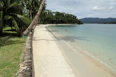 Sandee White Beach